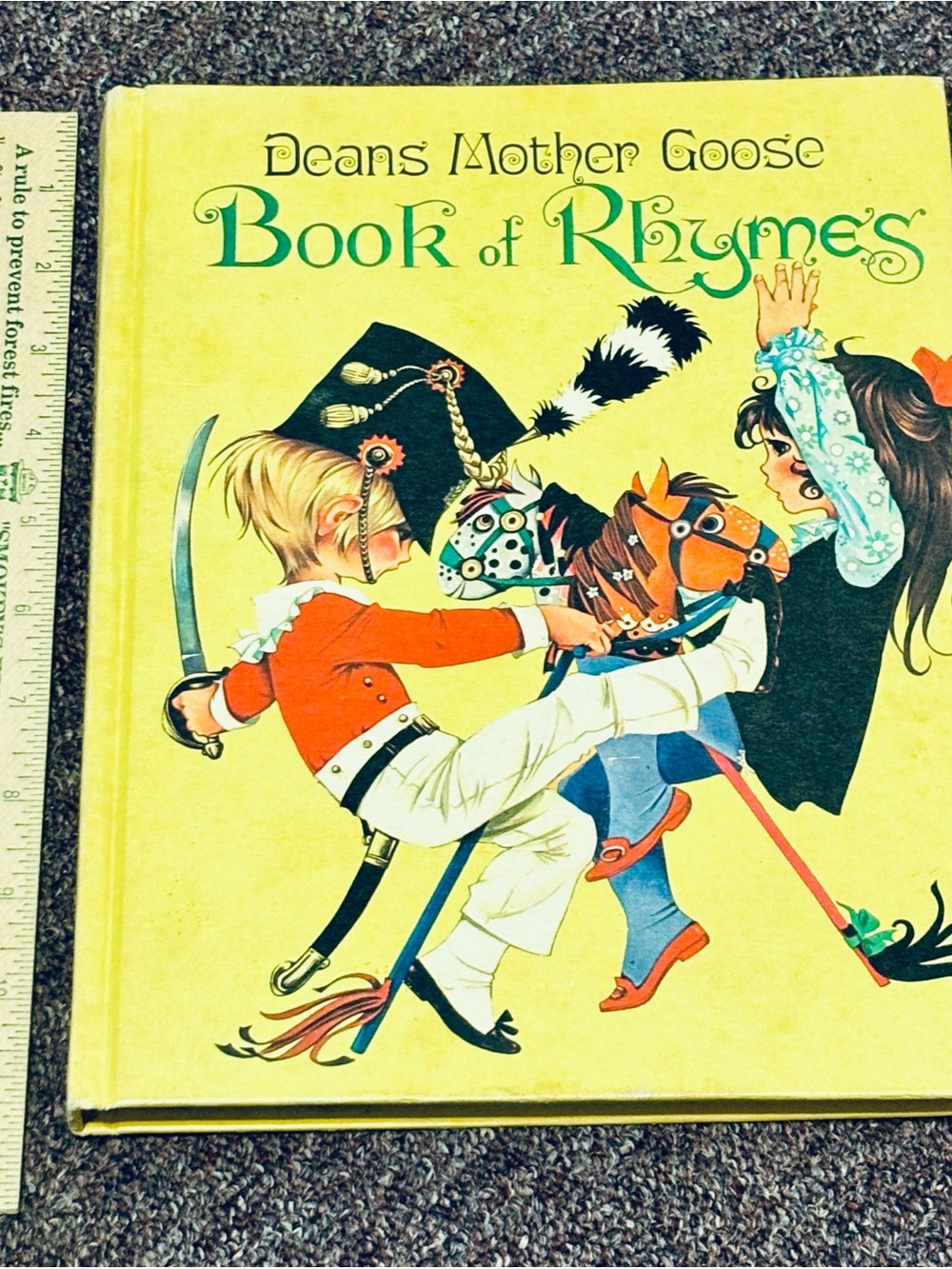 Dean’s Mother Goose Book of Rhymes - Yellow Children's Storybook VTG. 1977